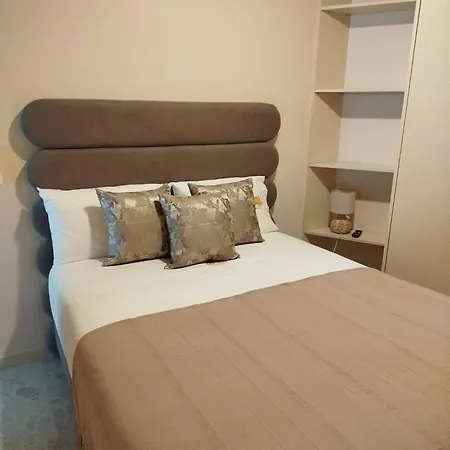 Soldouro Station Apartamento