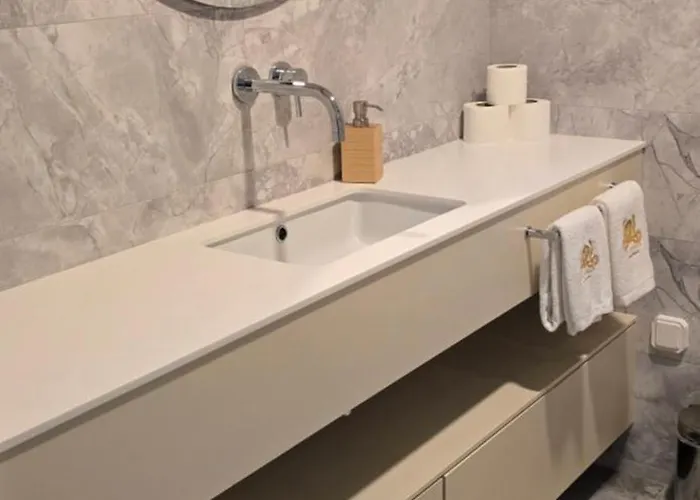 Soldouro Station * 阿威罗